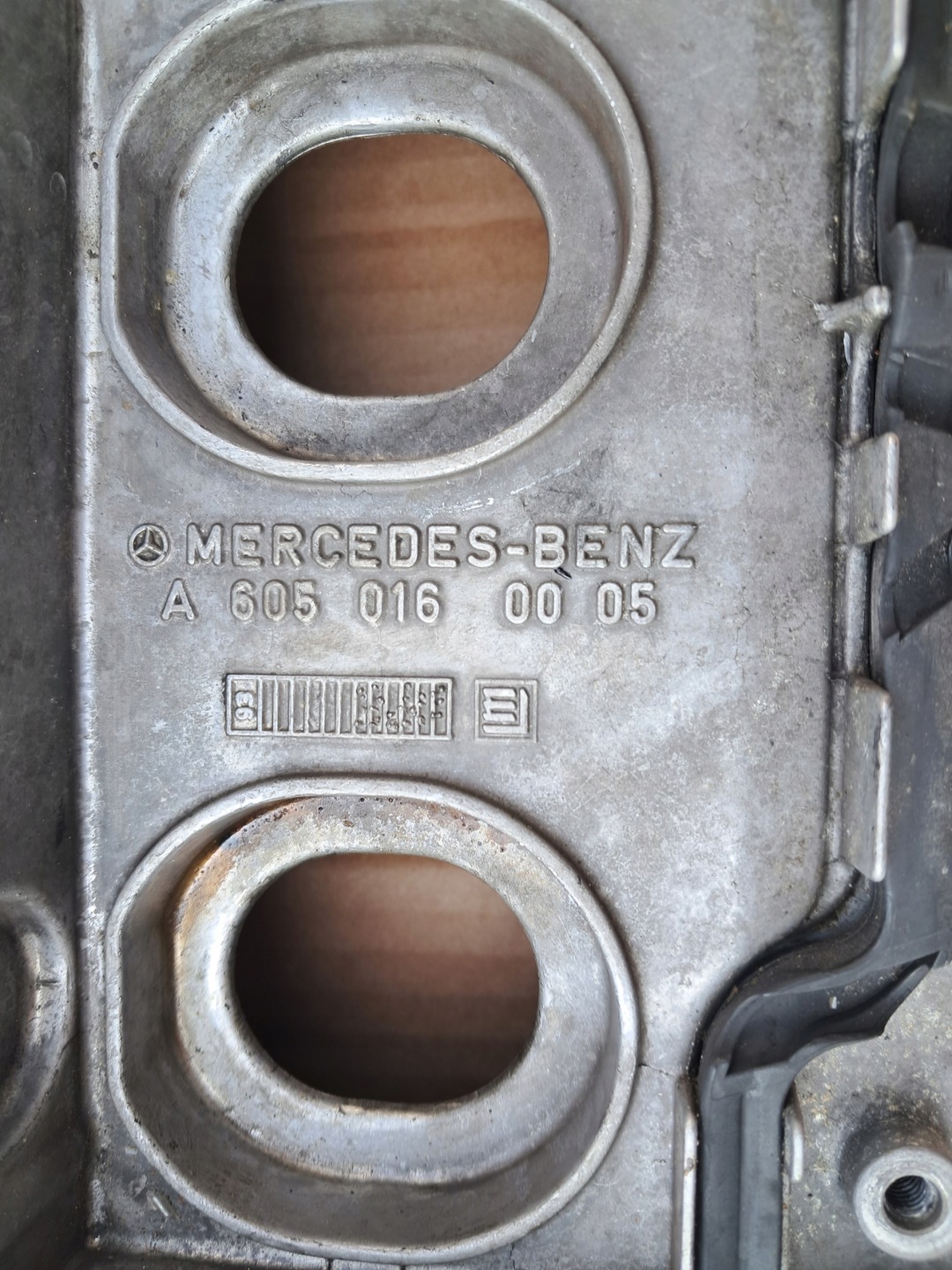 Abdeckung der Ventile MERCEDES W124 2,5D OM605 6050160005