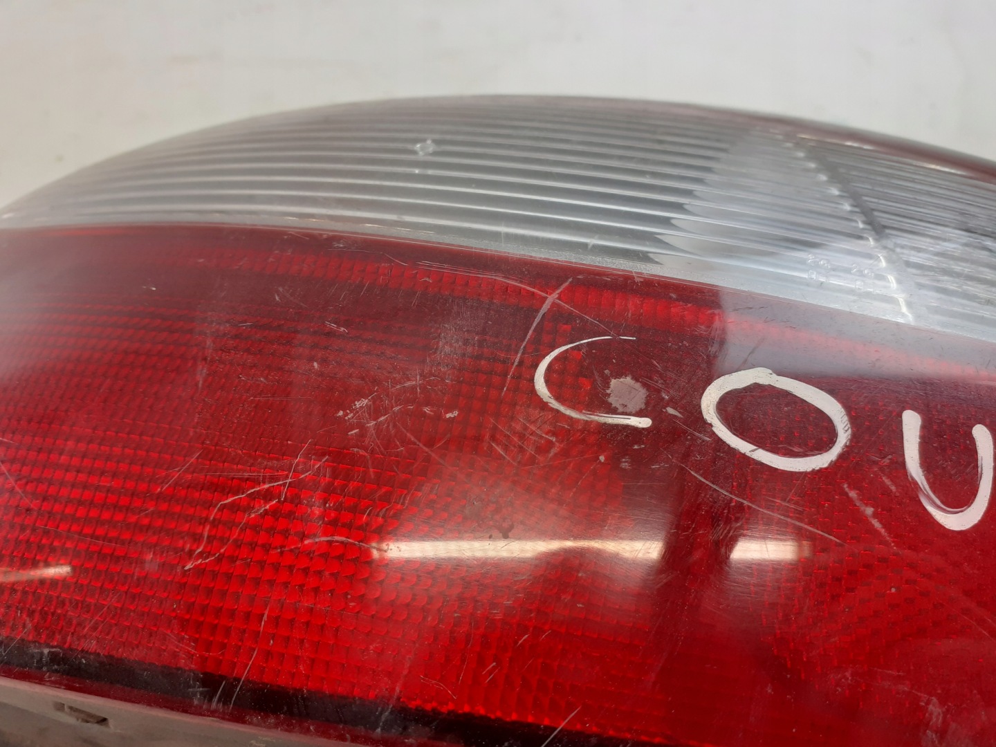 Hyundai Coupe and light rear part right