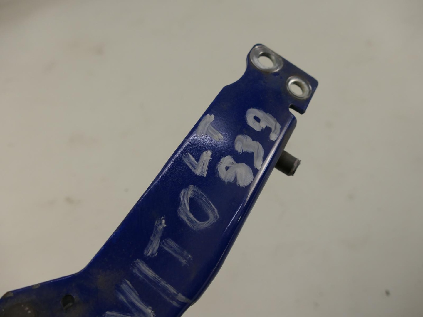 MERCEDES VITO W638 hinge door left rear part 5376