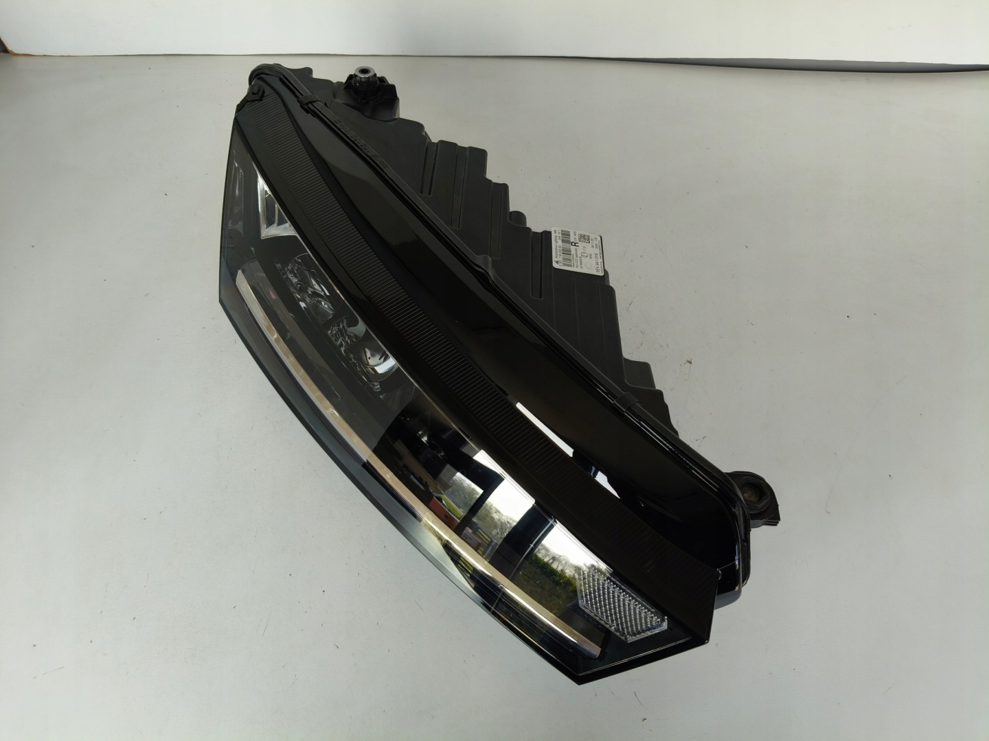light right REFLEKTOR SKODA OCTAVIA IV 4 5E3 20- FULL LED
