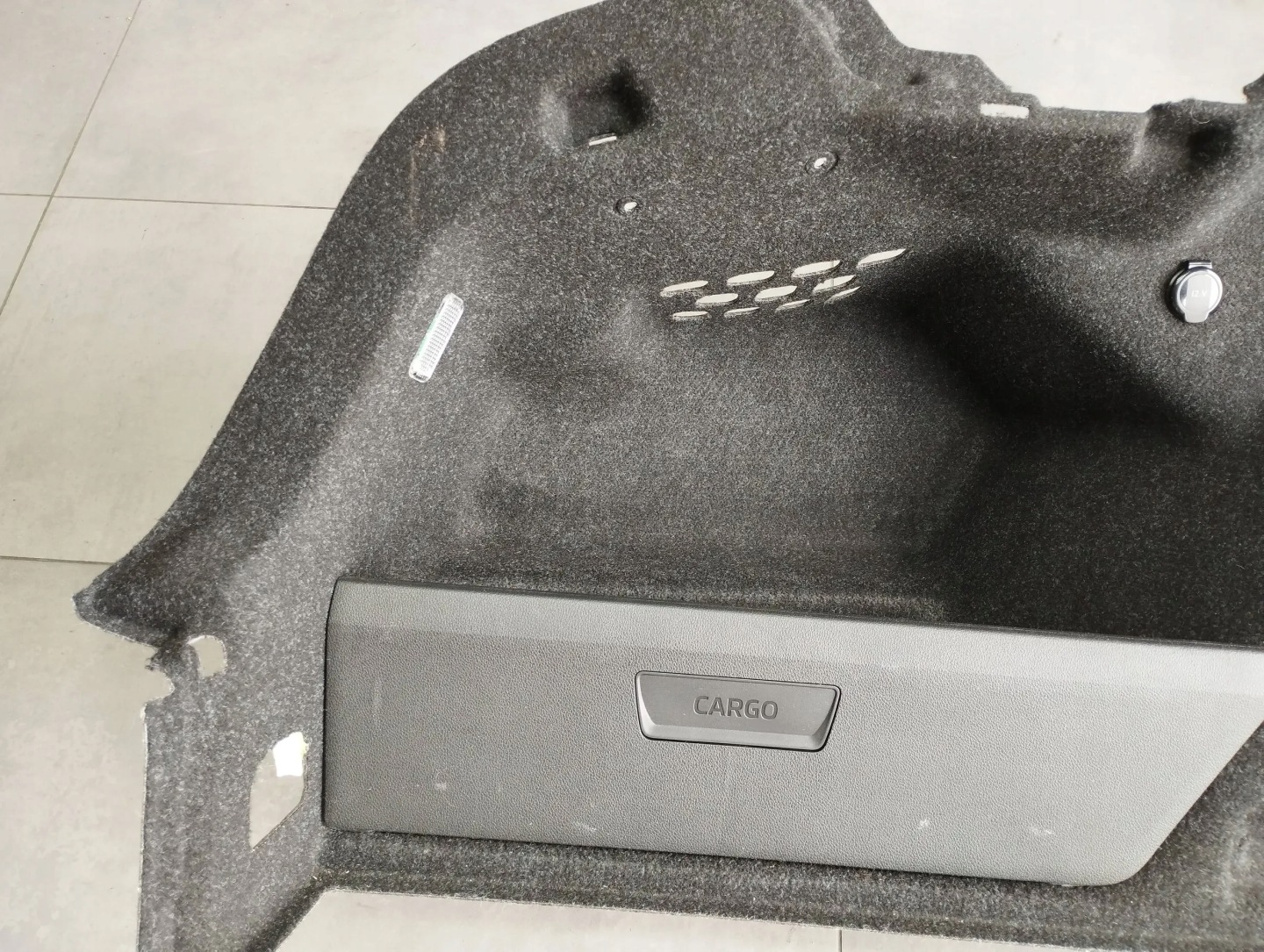 Skoda Octavia Mk4 boot upholstery left 5E6867427A