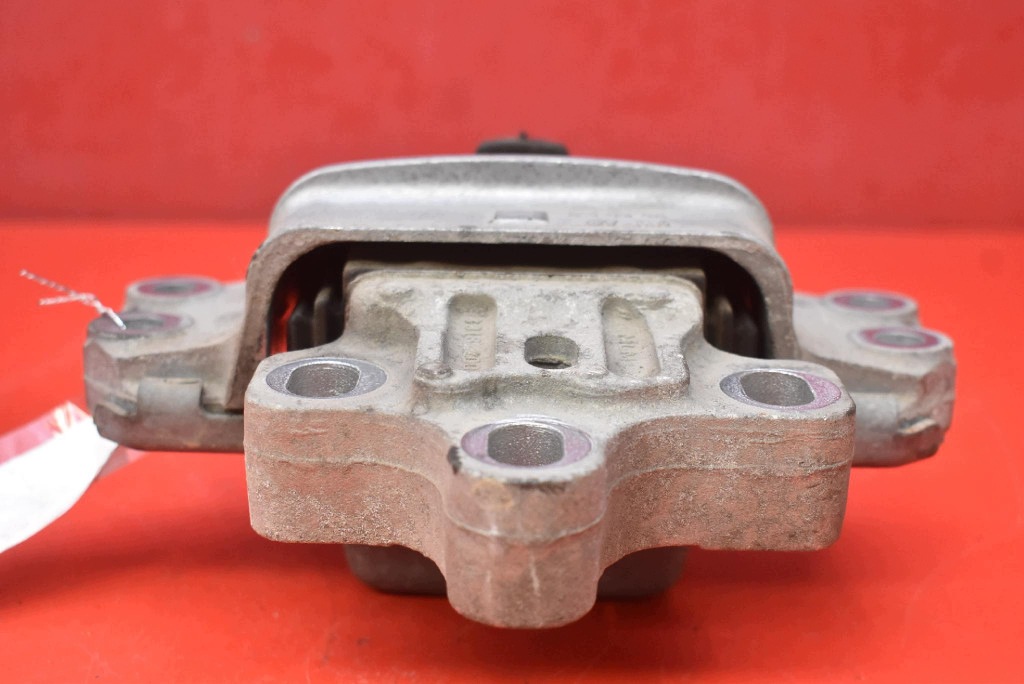 holder engine mount left 1K0199555AT VW PASSAT B7 2.0 TDI 140 KM 10-15
