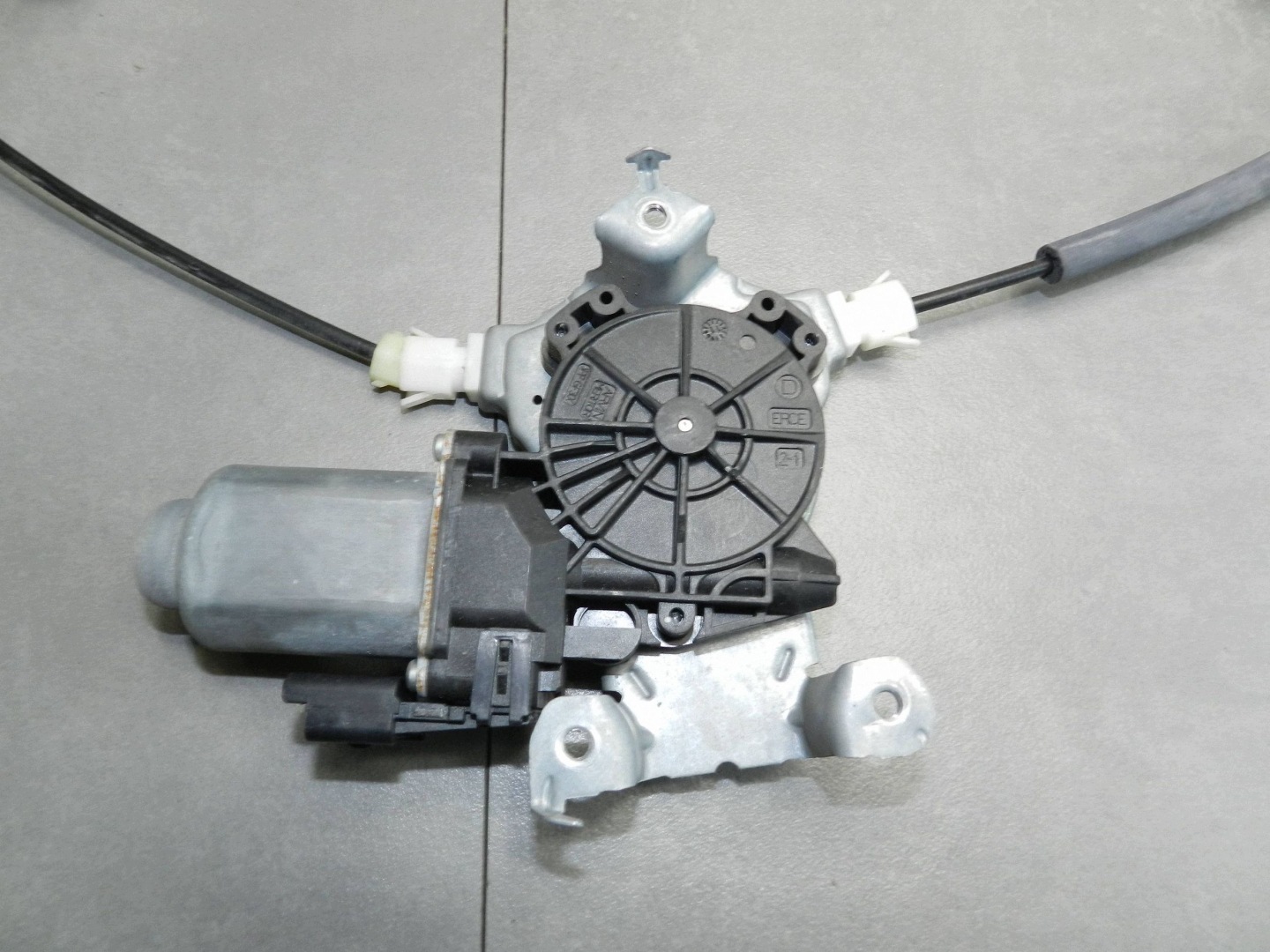 Nissan Navara D40 window regulator door przednich 402120F