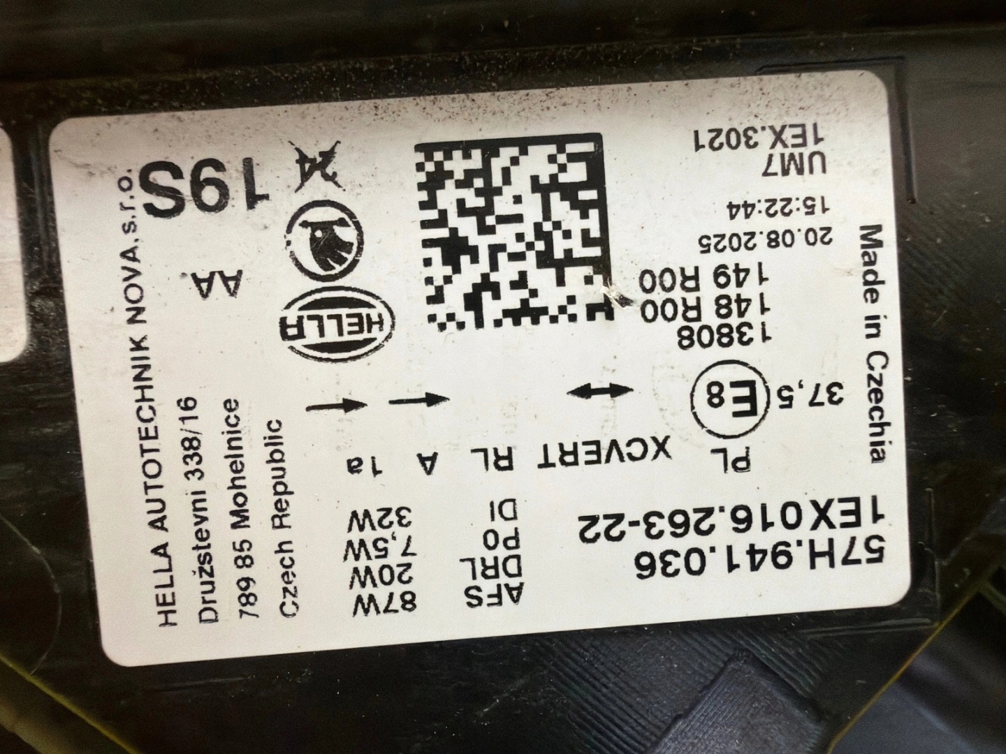 light right Skoda Kodiaq II 2 Matrix 2024- 57H941036