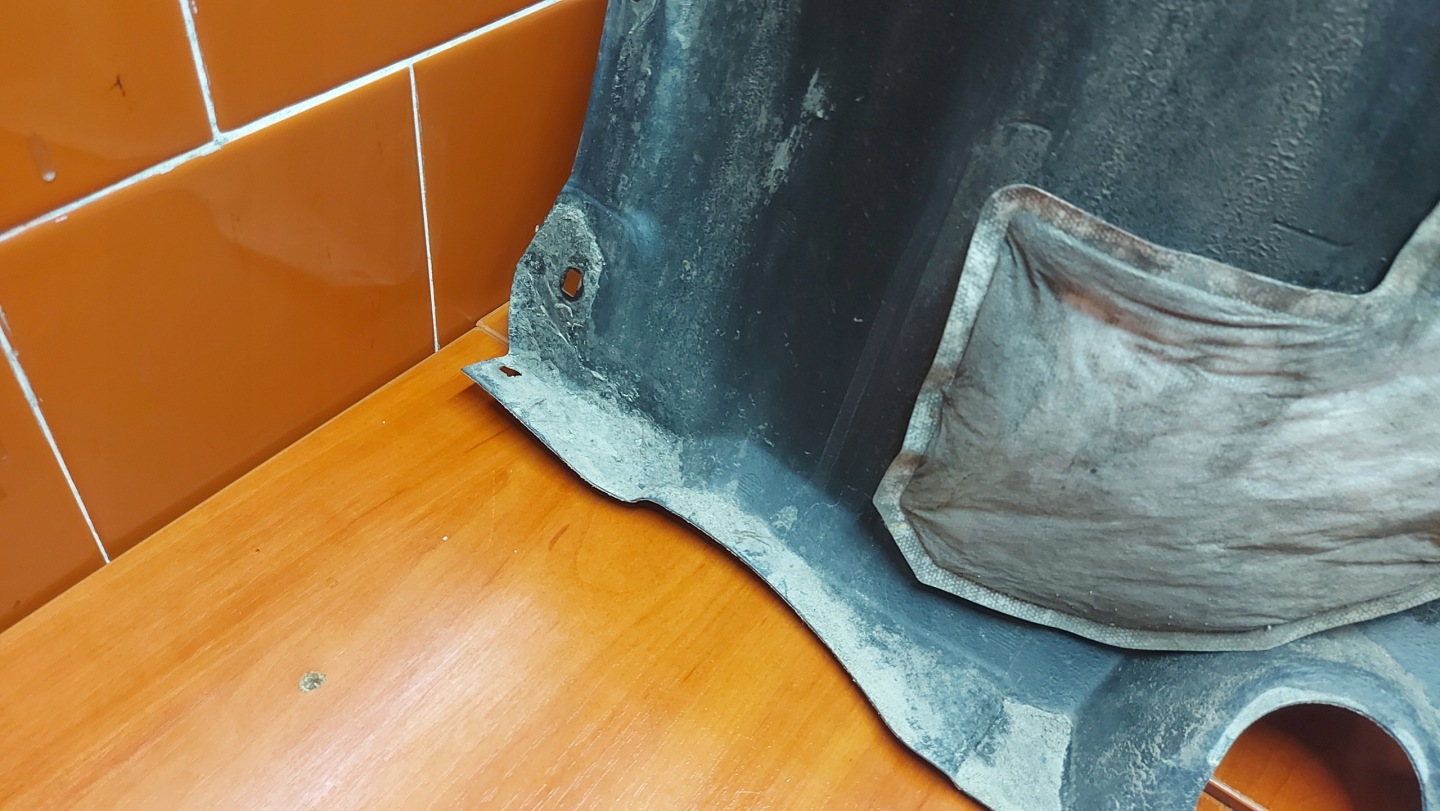 mudguard left left front front TOYOTA CAMRY VIII 17