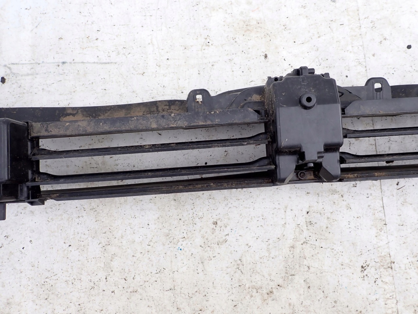 BMW X5 G05 18-> intake steering wheel, blinds air