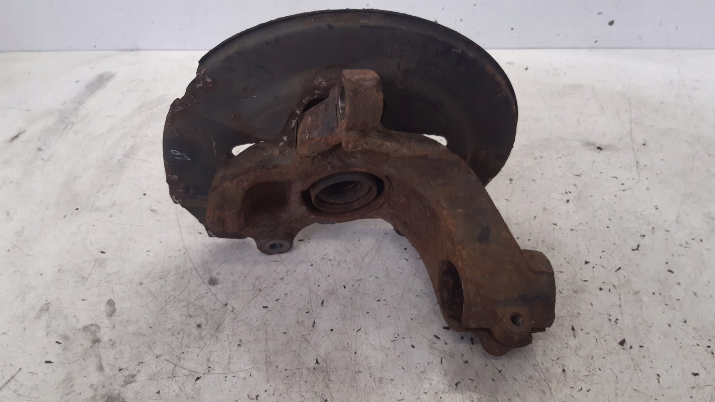 swing left front Volvo V70