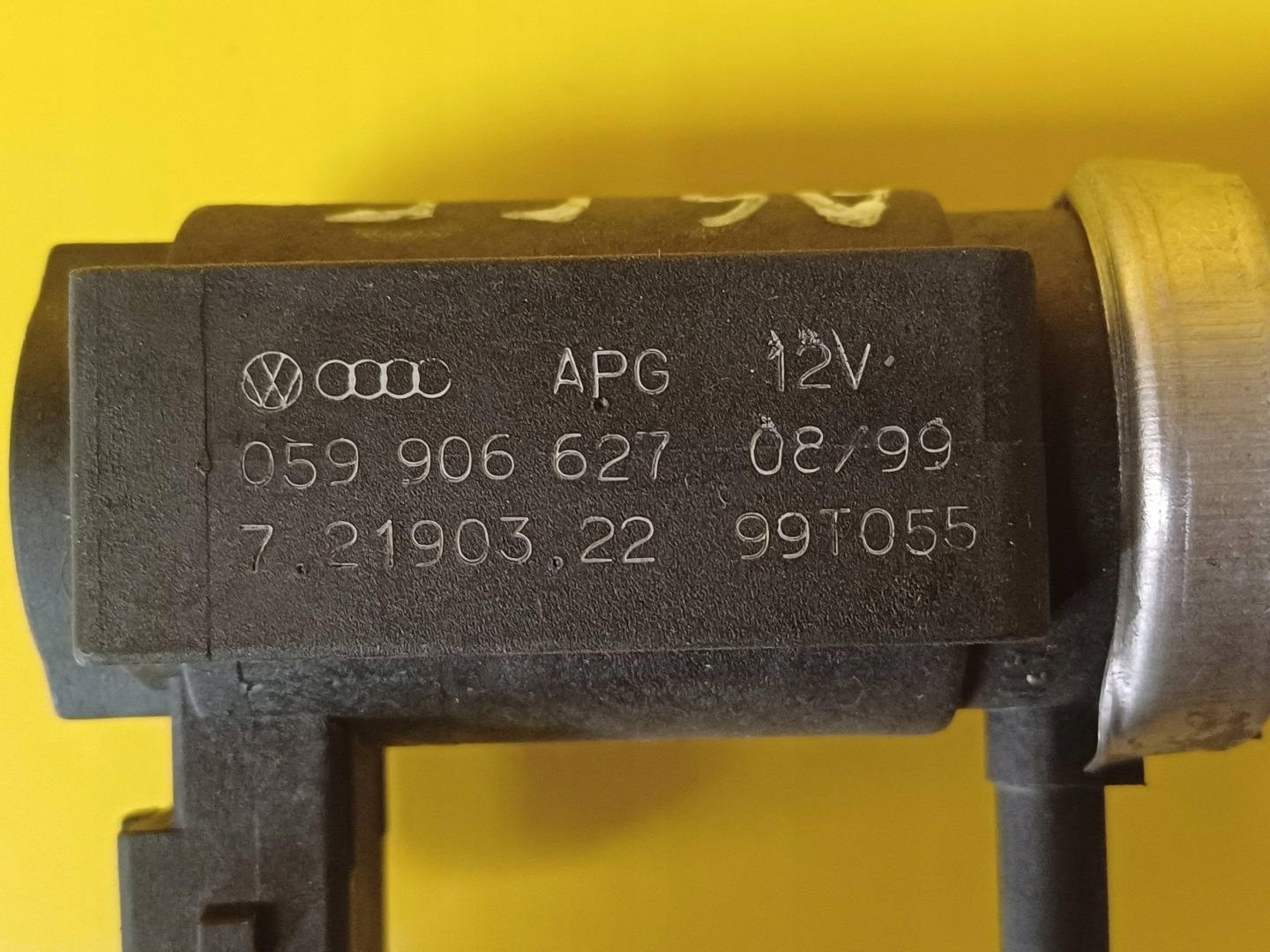 valve vacual AUDI A6 059 906 627