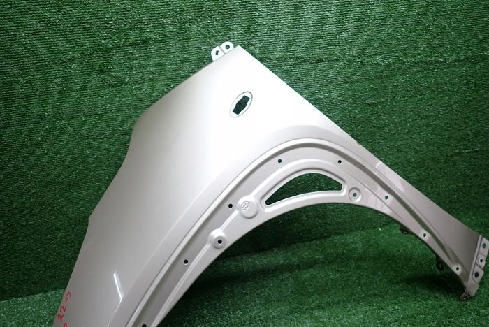 TOYOTA AYGO X 22- fender left front front