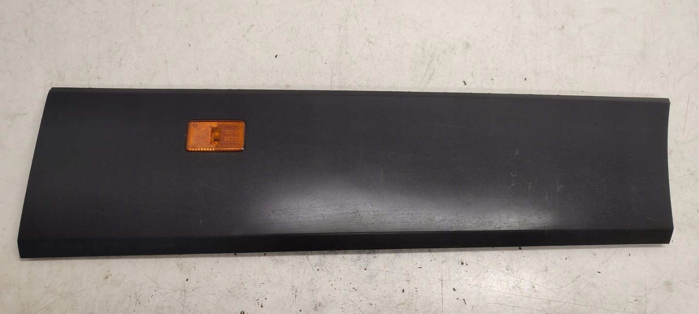 moulding side VW Crafter II 7C0