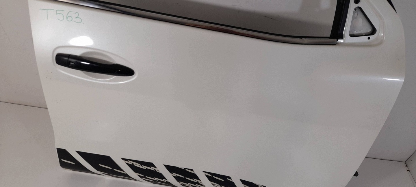 Nissan Navara D23 door front right (T563)
