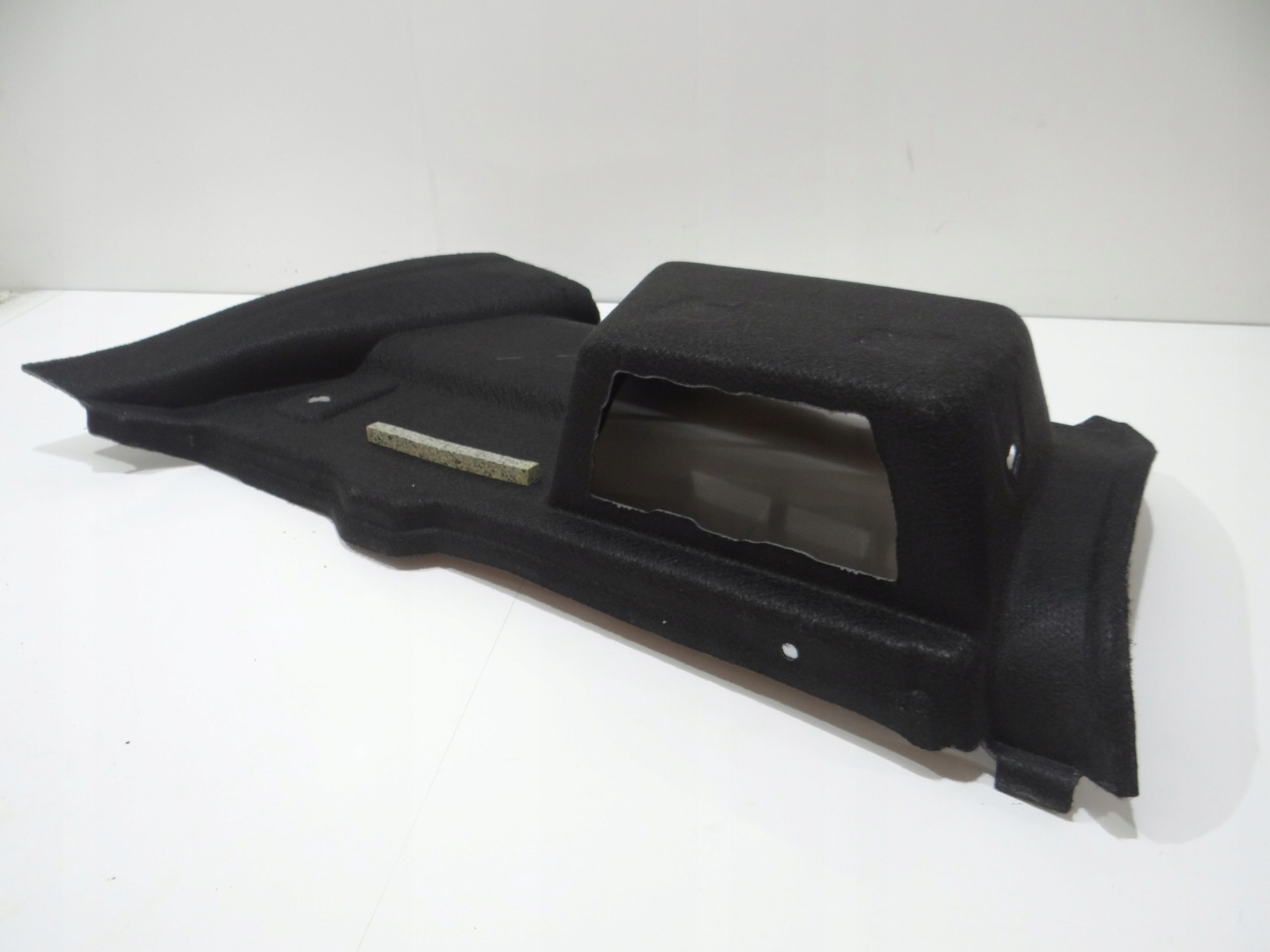 side upholstery boot left rear part BMW X1 F48 7425643 (16794527)
