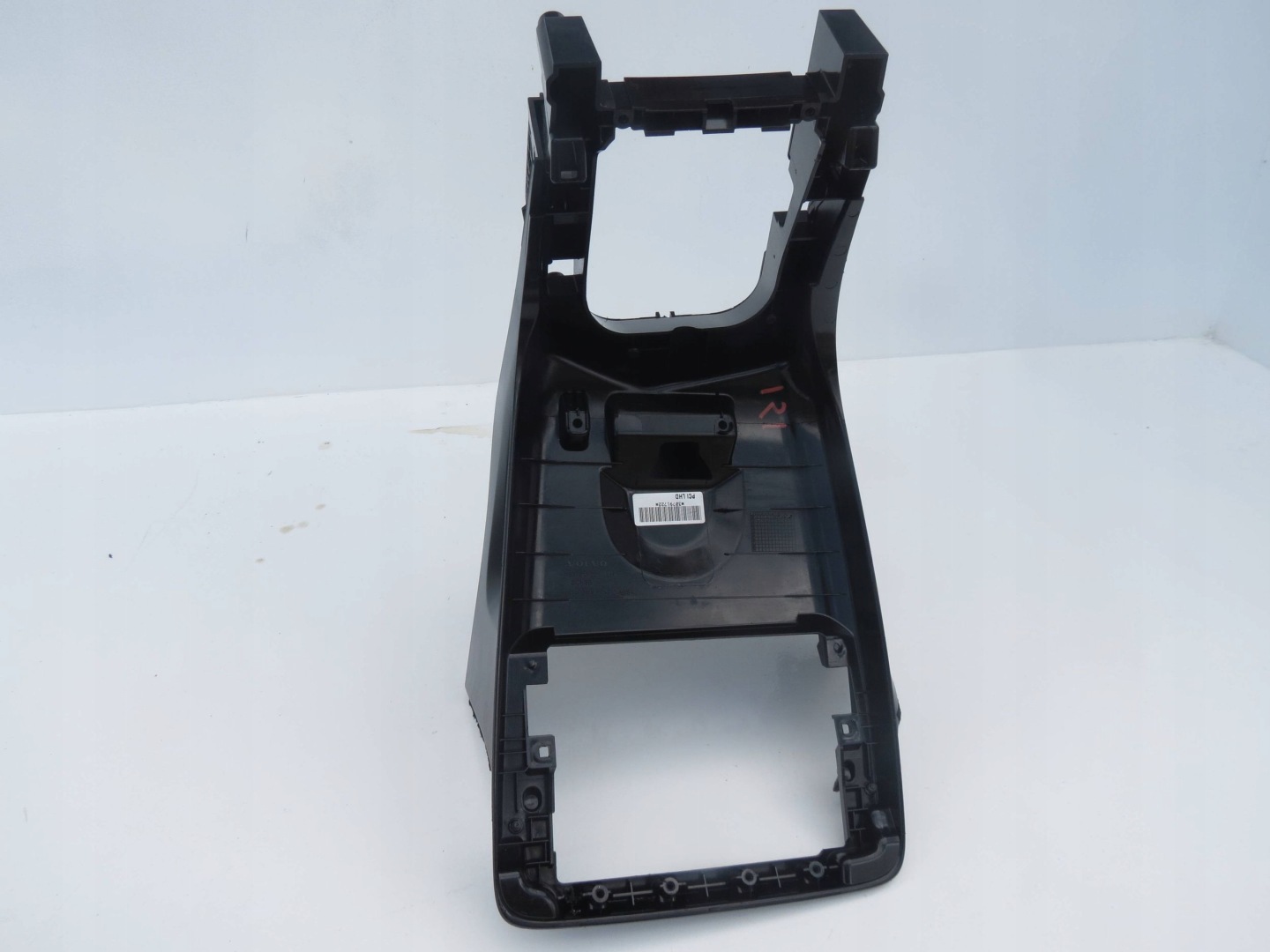 frame consoles PANELU VOLVO V60 08648778