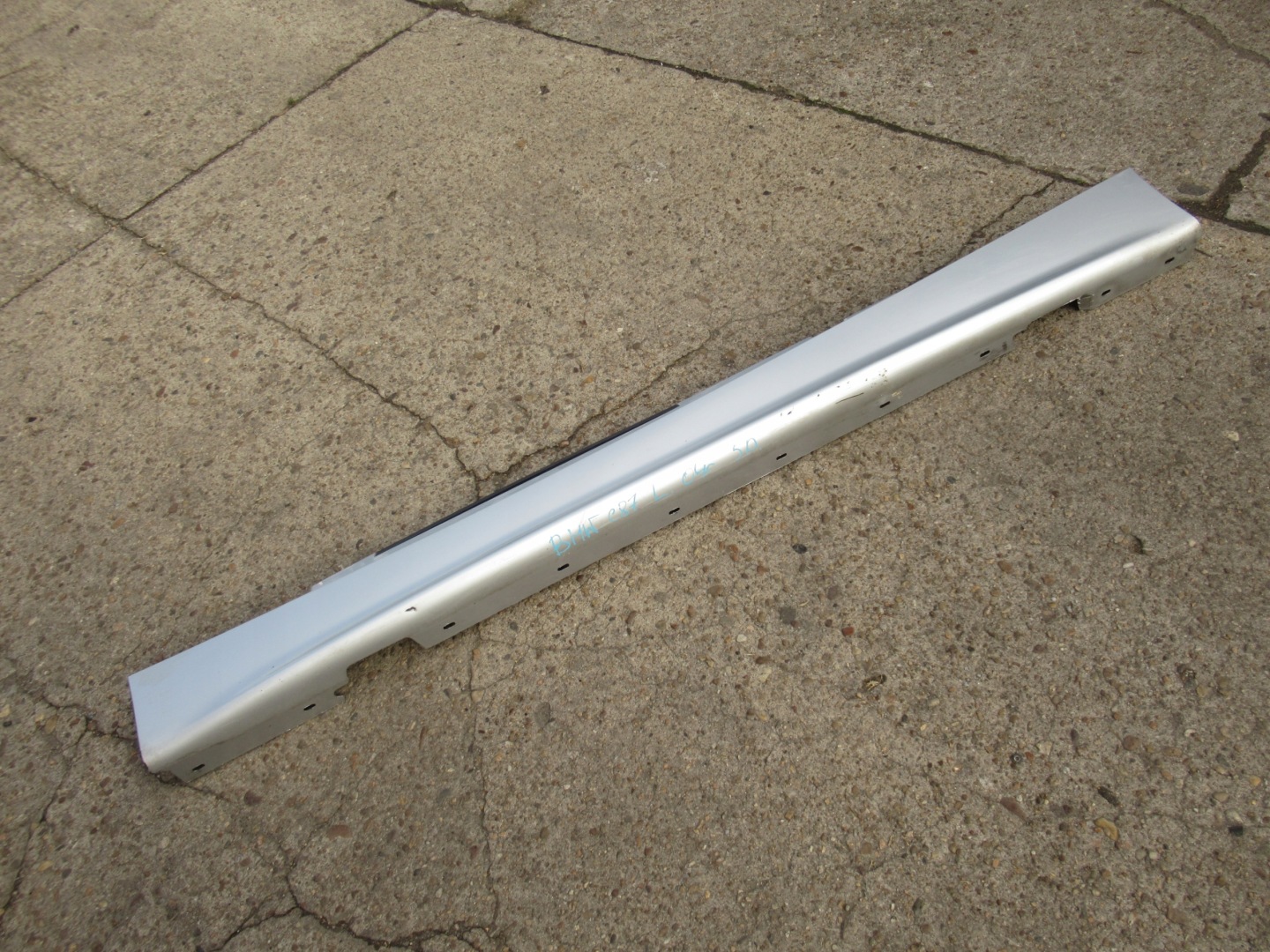 BMW E87 - moulding threshold left 7147401