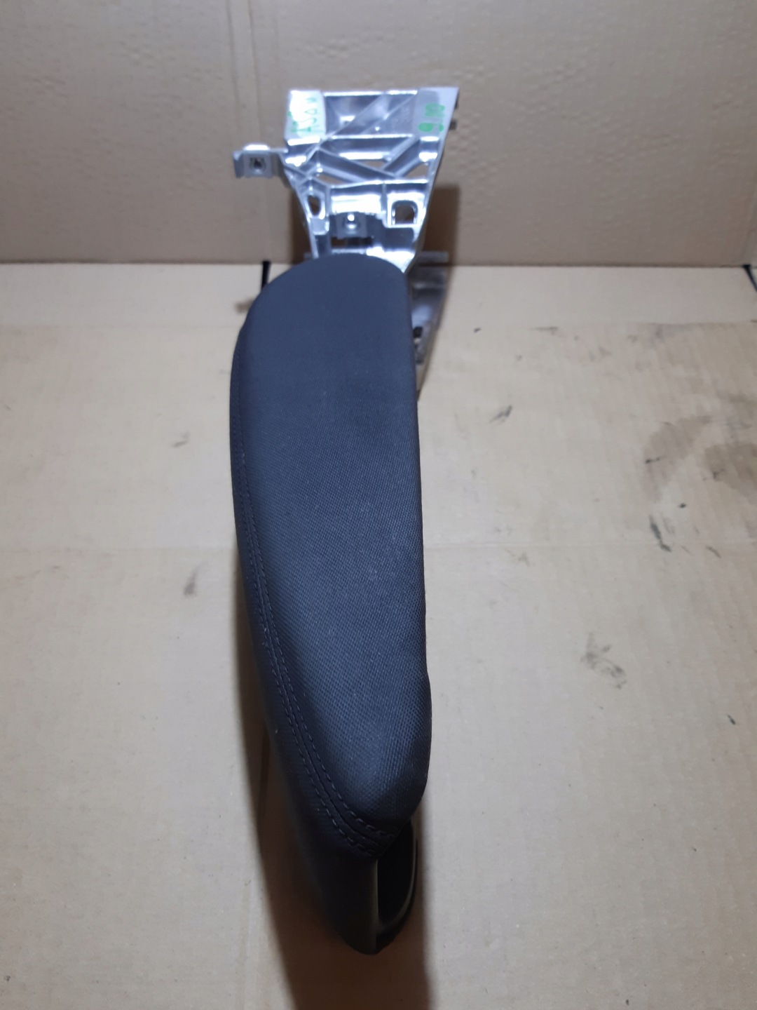 AUDI A3 8V armrest front 8V0864283