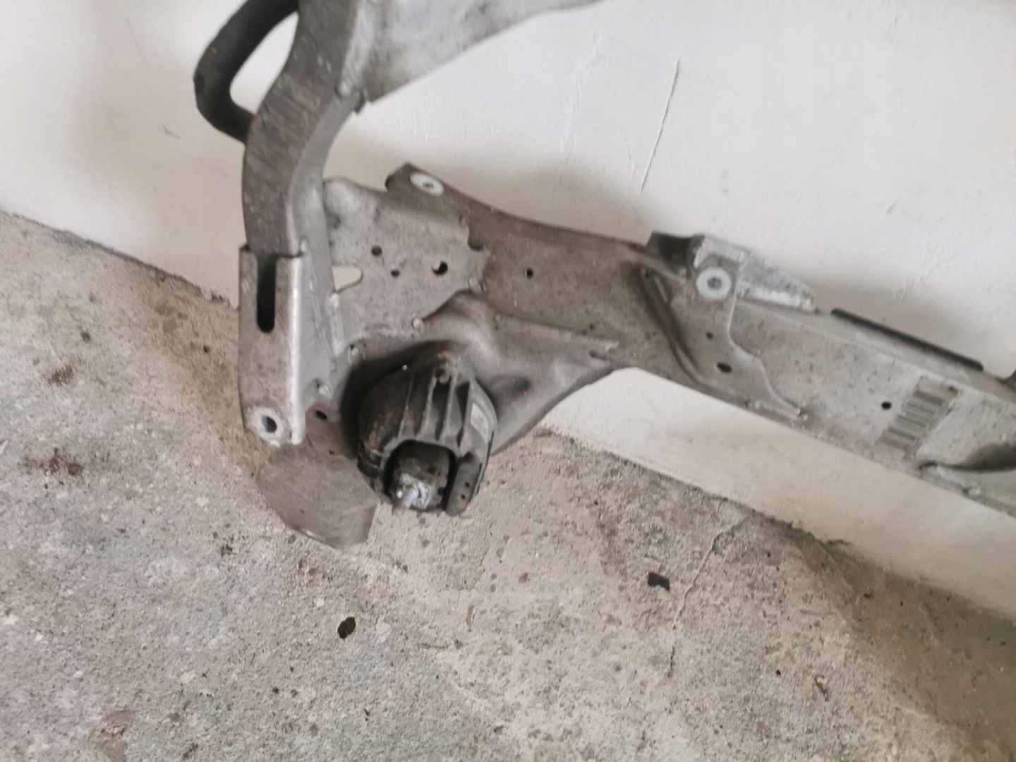 axle beam subframe axle beam front BMW SERIA 1 E82 E88 2.0D 07-14