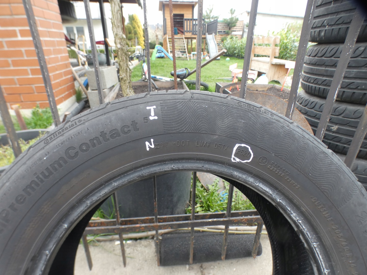 205/60/15 CONTINENTAL PREMIUM CONTACT 5 6MM 1SZT