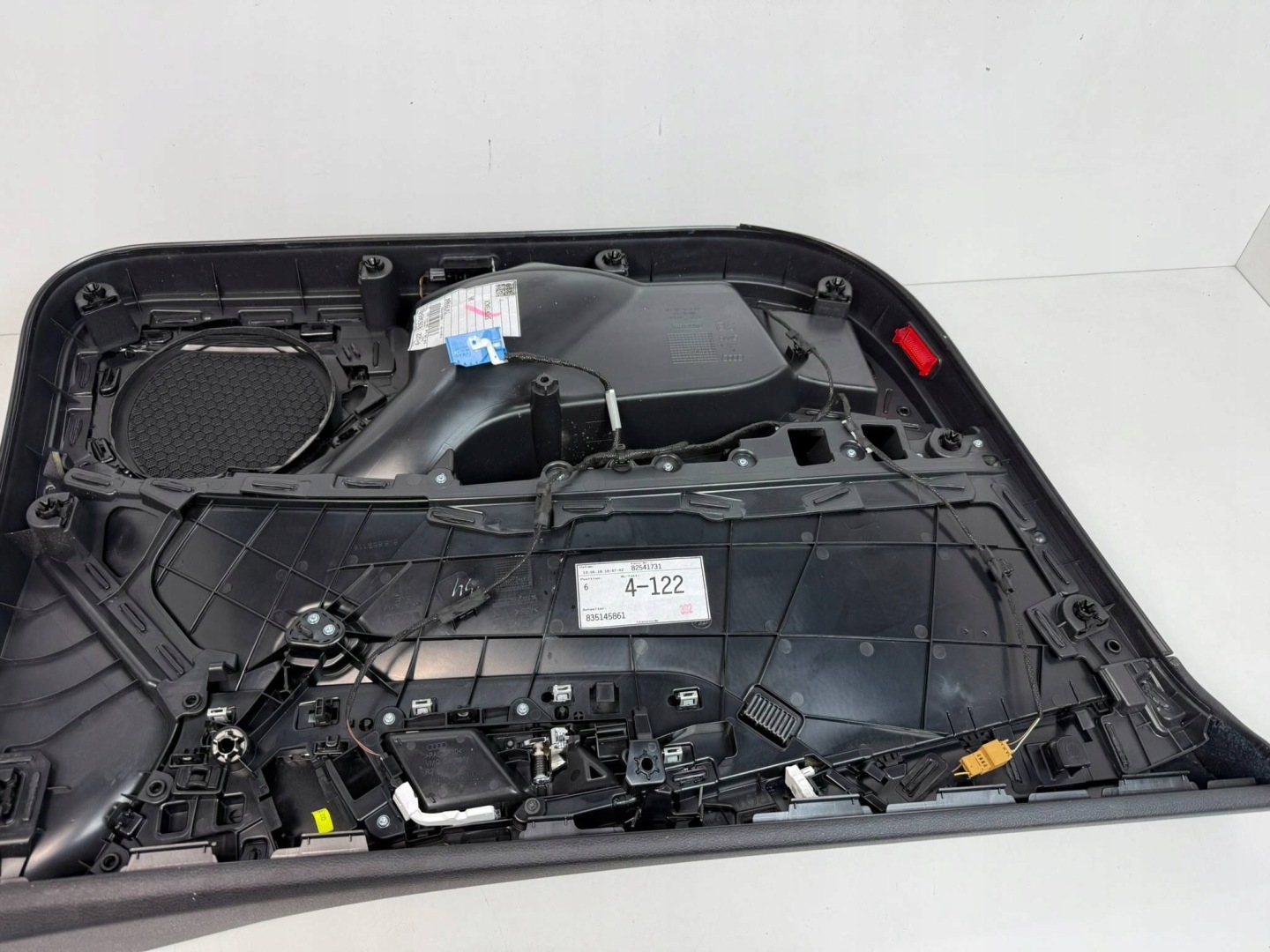 Audi A5 F5 SPORTBACK side door right front material 8W8867118
