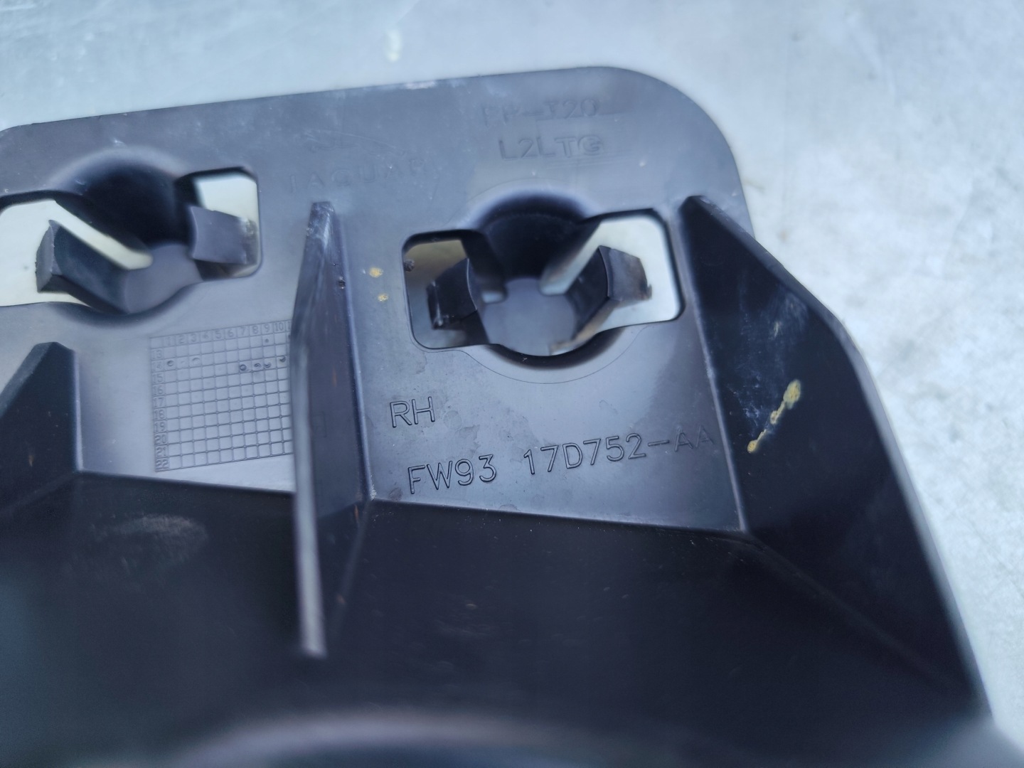 JAGUAR XJ 351 bumper bracket rear part left