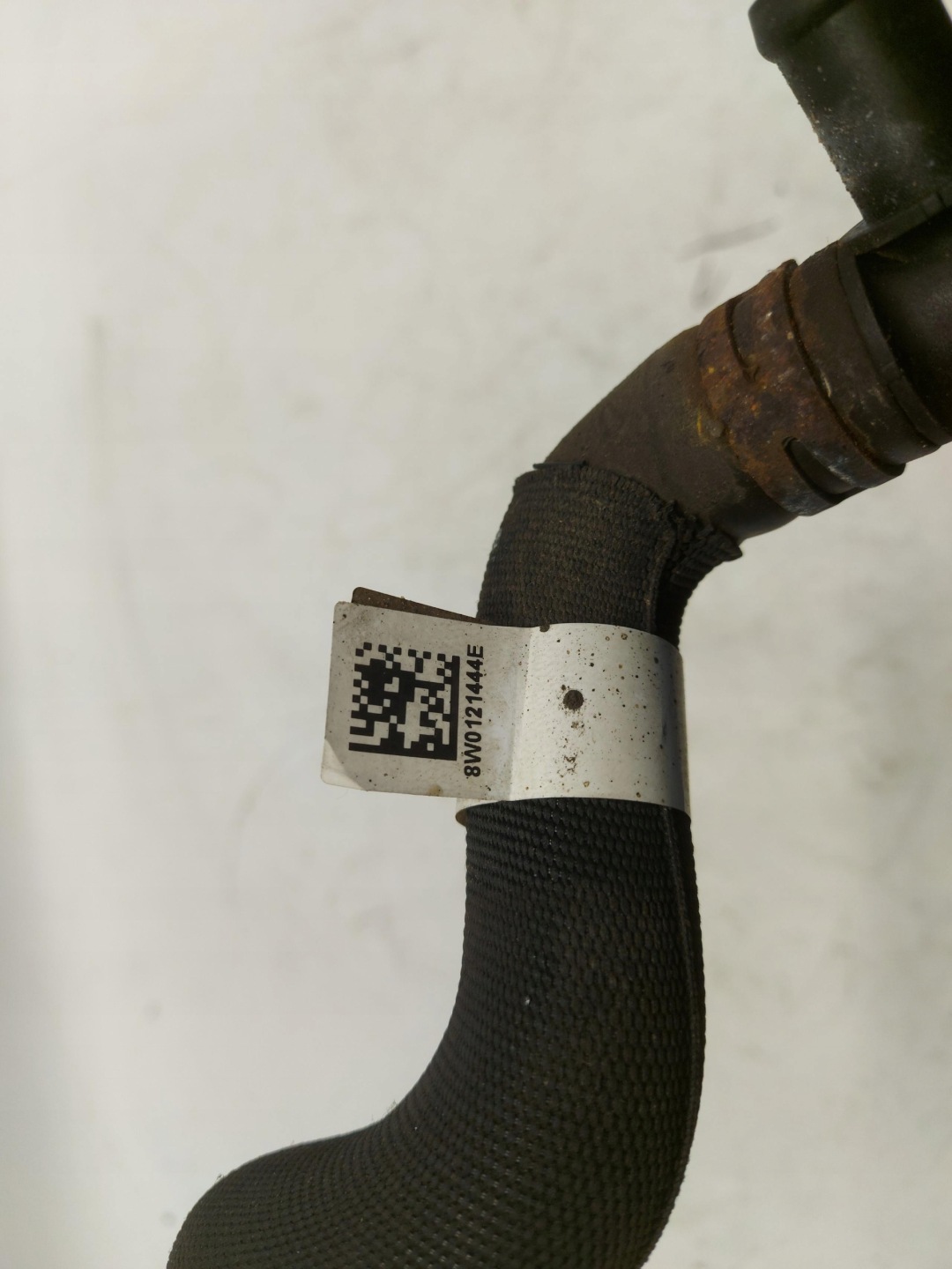 AUDI RS5 8W8 F5 2.9 TFSI prijenos cijev vode 8W0121444E