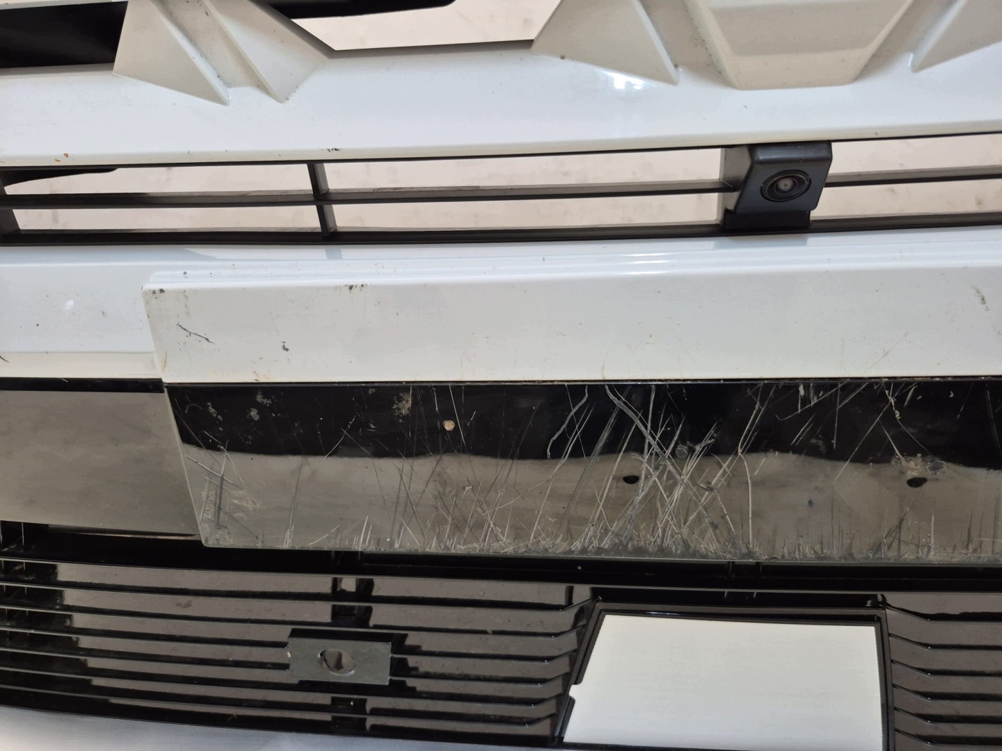 RENAULT BOREAL 25- bumper front front PDC RADAR complete
