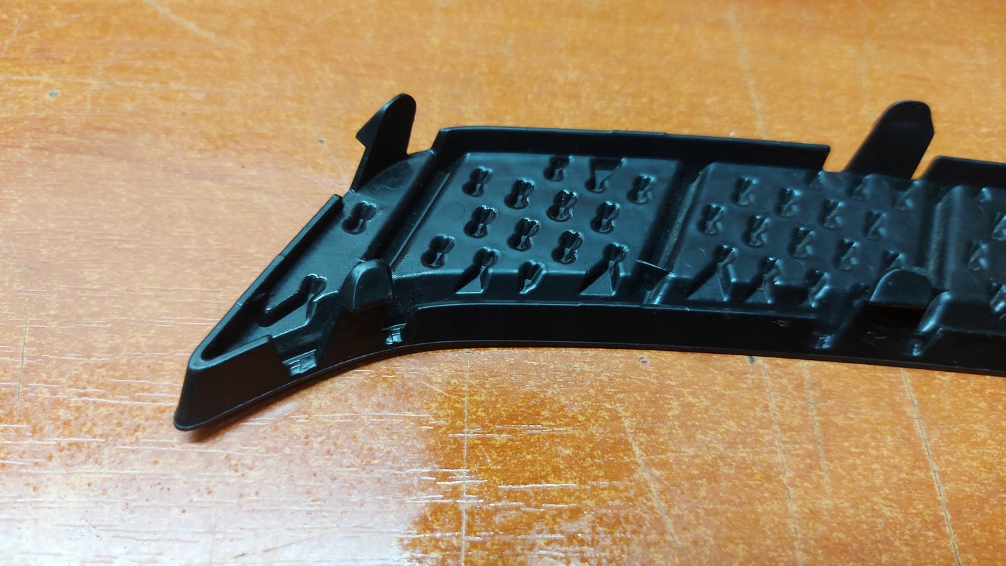 moulding of a bumper right right front front SUBARU FORESTER 13-18