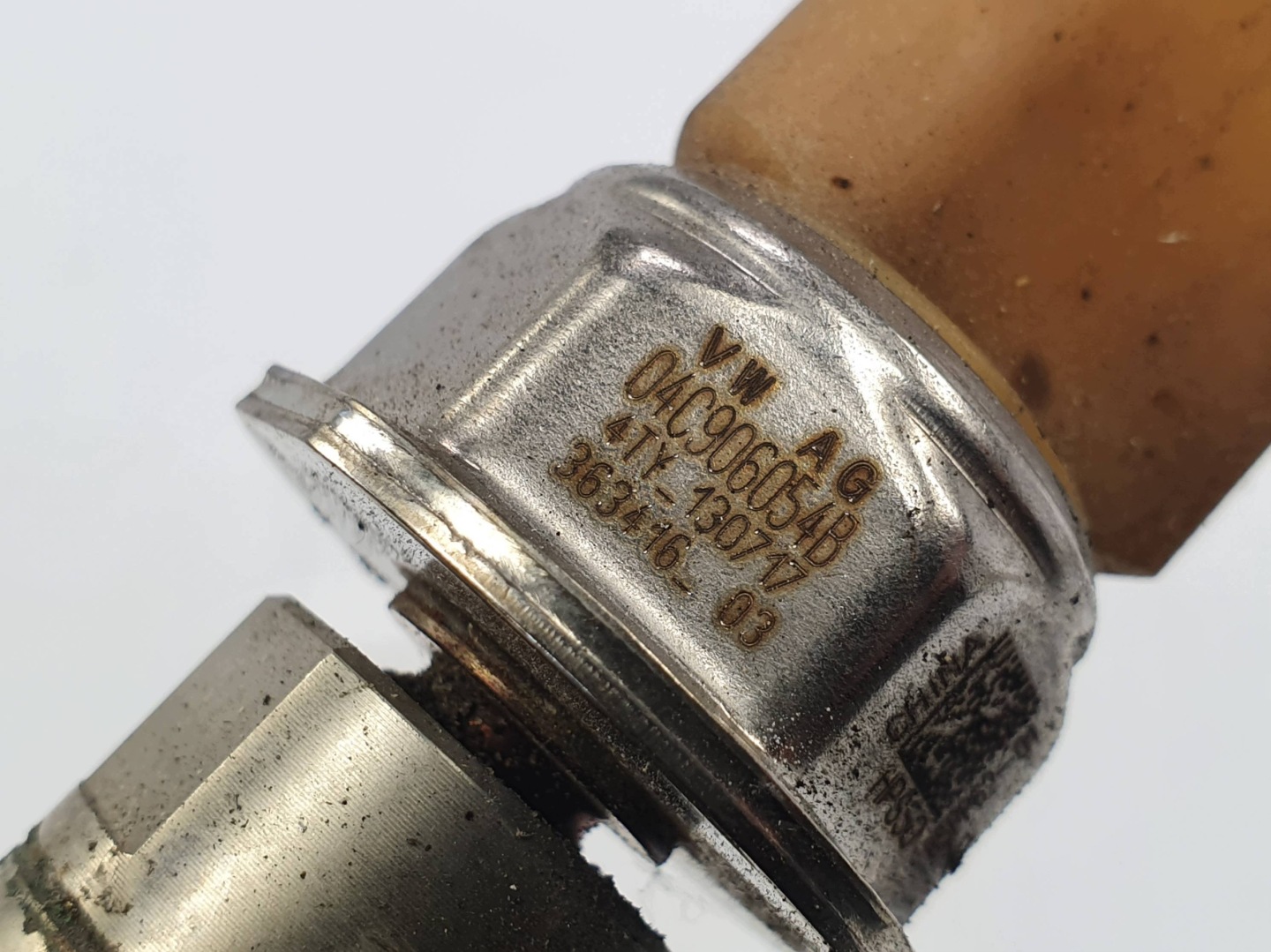 Rampe injection 04C906054B SKODA RAPID