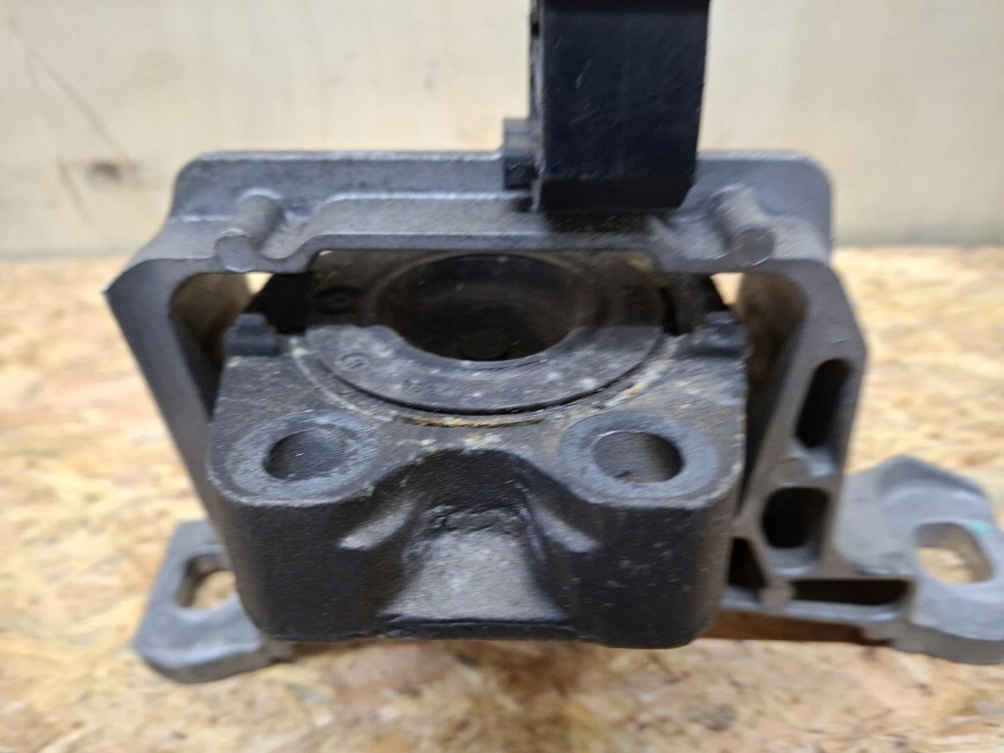 engine mount Volvo V50 facelift 2010 326822