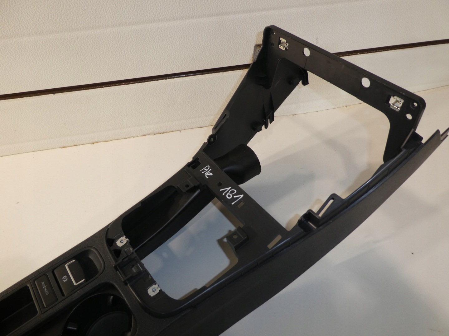 TUNEL armrest VW TIGUAN plus 5N0864251B