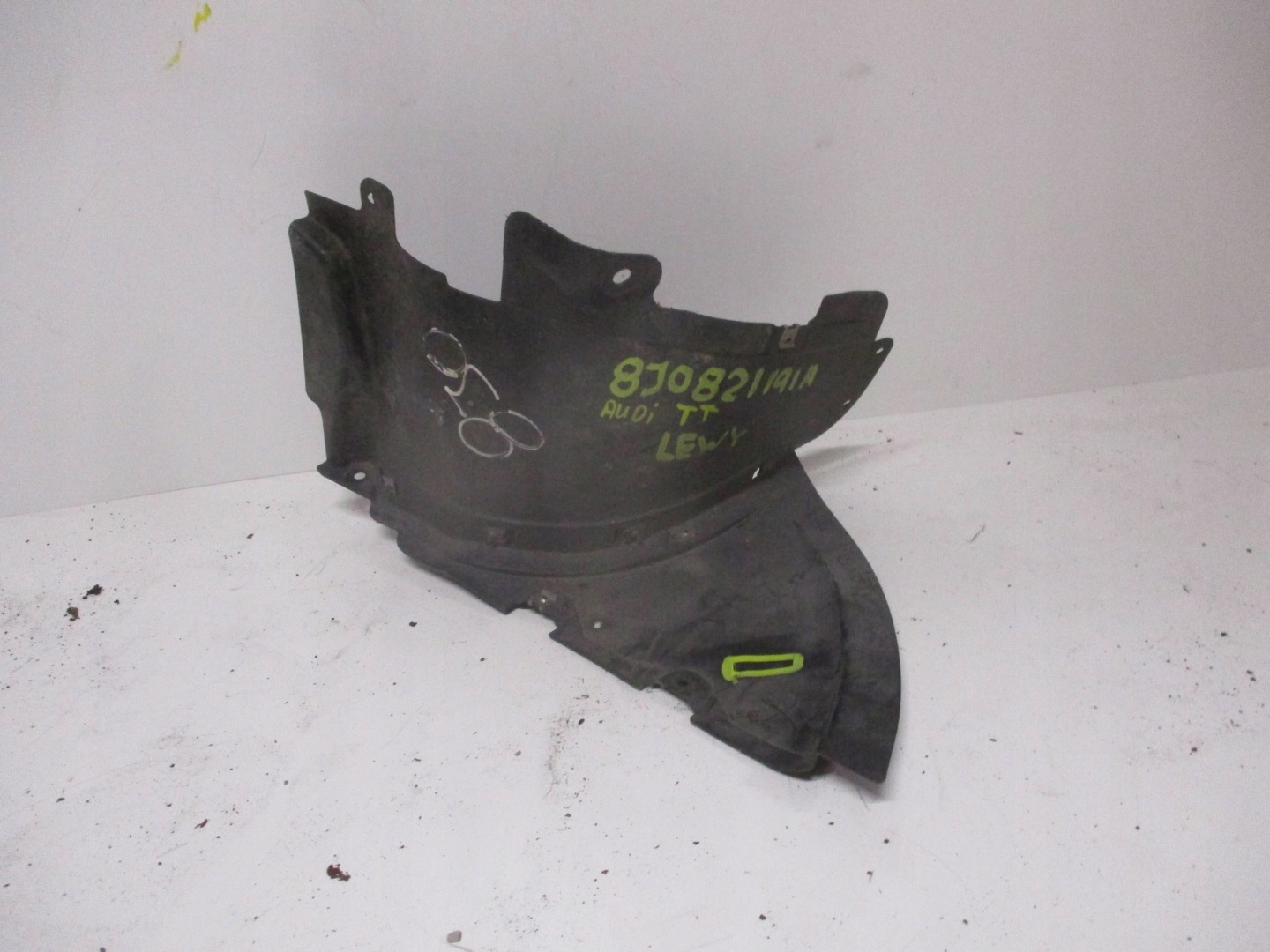mudguard front left AUDI TT TTS MK2 8J0821191A