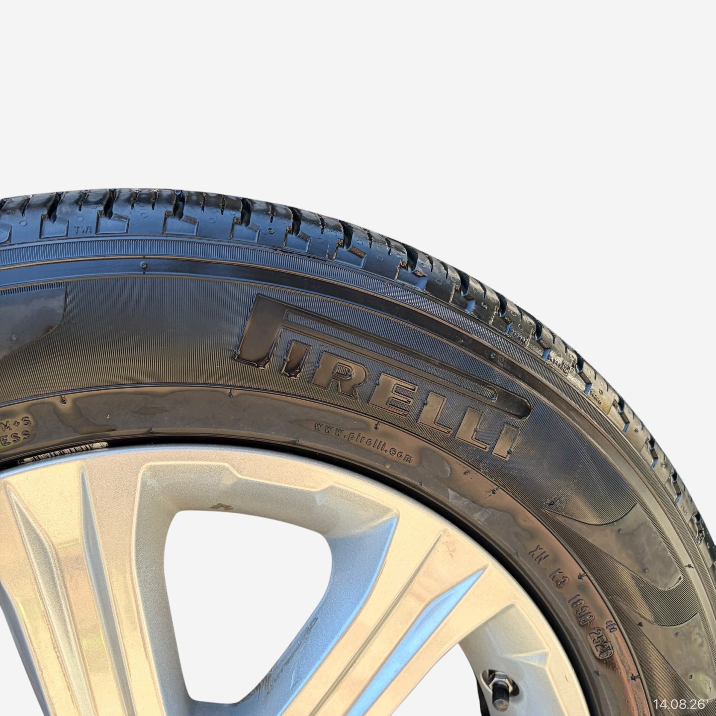 wheels tyres discs RANGE ROVER EVOQUE PIRELLI 235/60/18" 5MM winter M+S