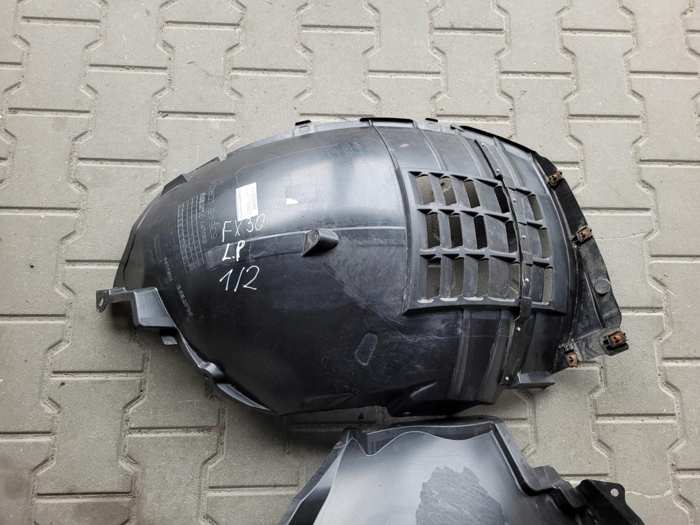 mudguard complete left left front INFINITI FX II QX70