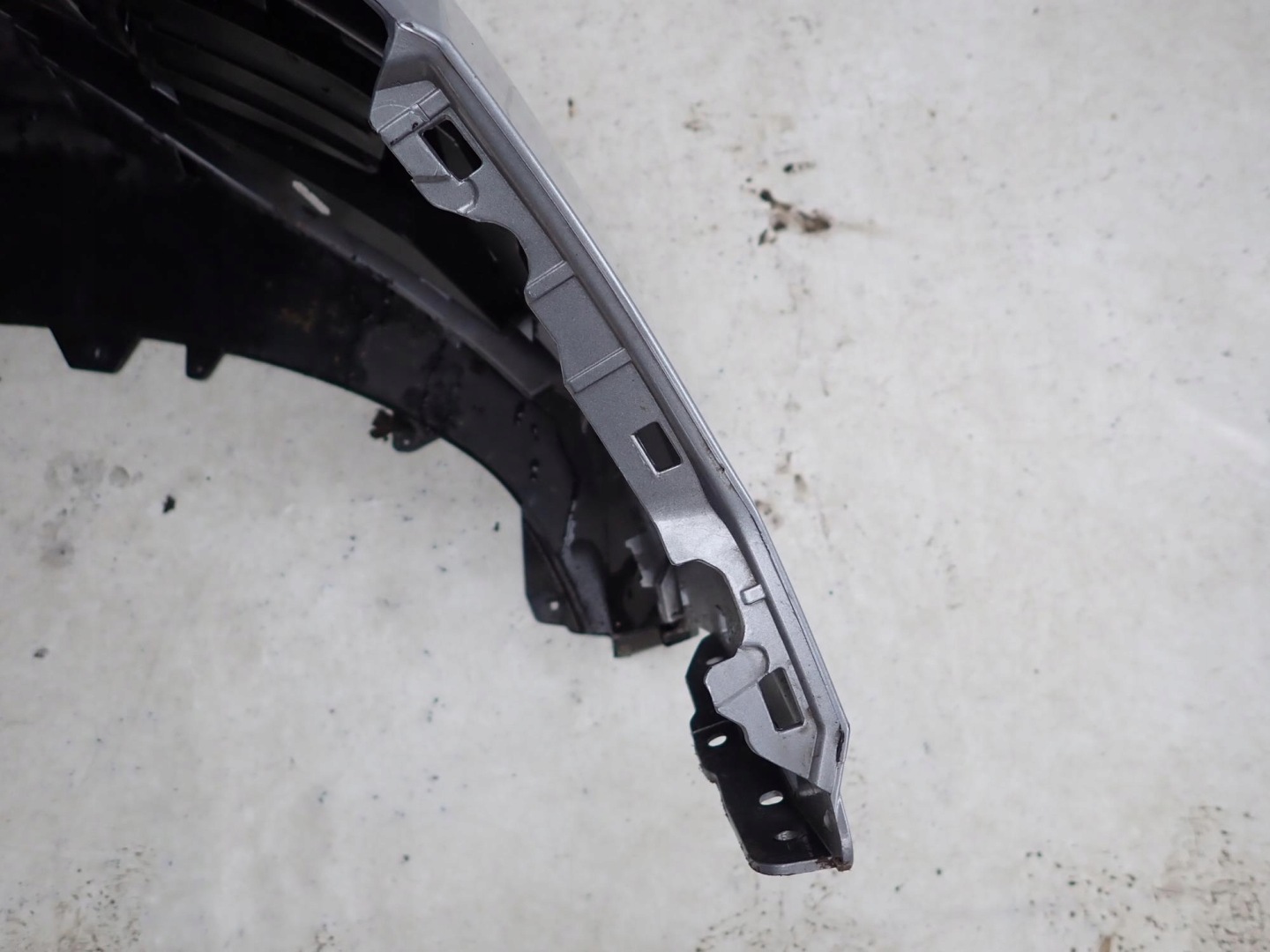 AUDI Q3 II 2 18-> bumper front front PDC