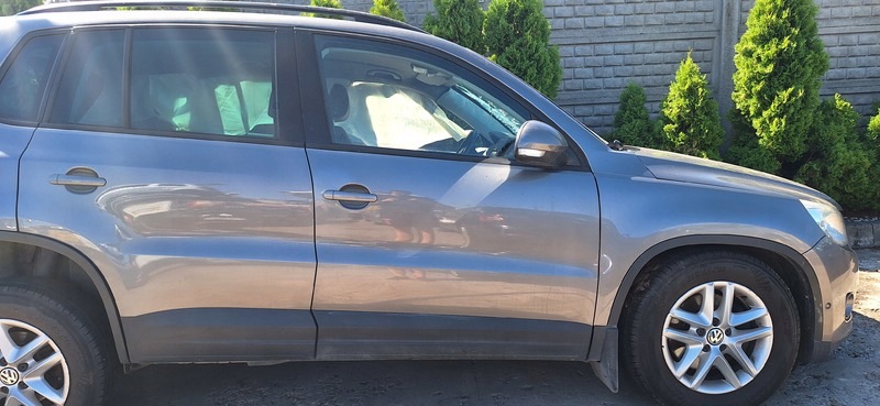 door front front right VW TIGUAN KOD LAK LD7S