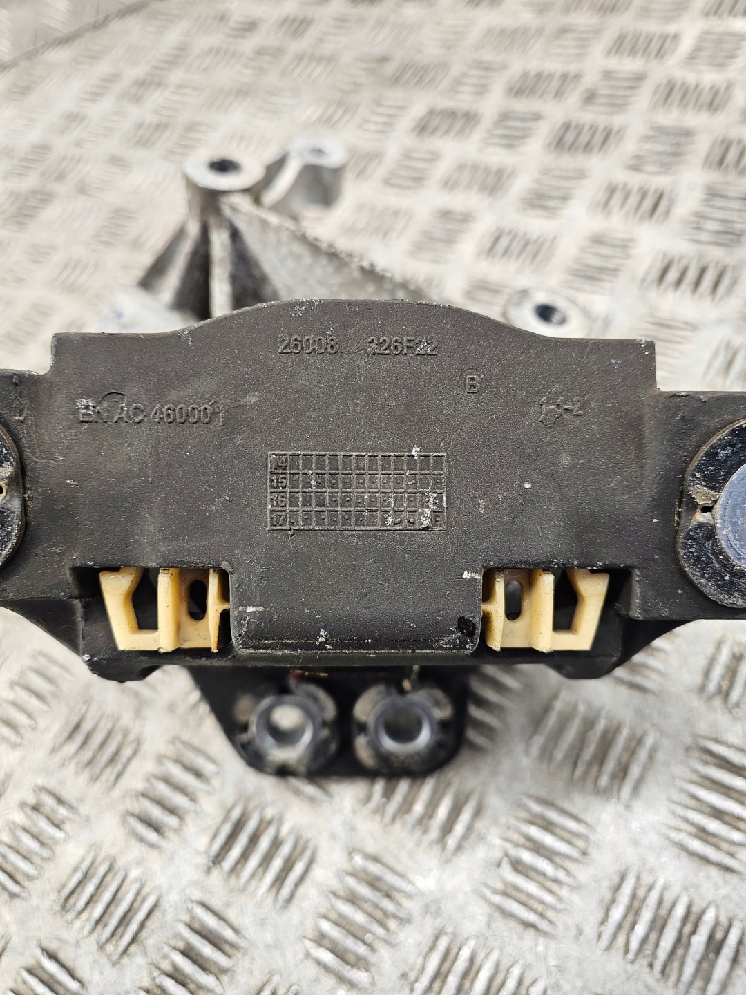 VOLVO V90 II holder engine mount 31430470