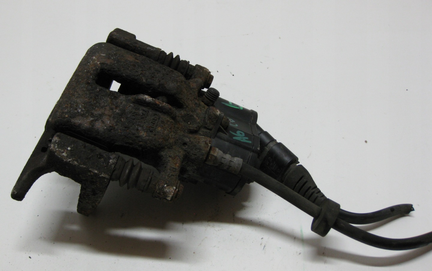 AUDI A6 C6 2.4 6V 05R KOMBI caliper brake left rear part