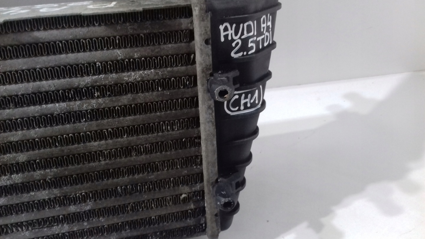 AUDI A4 chladič intercoolera 2,5 TDI 059145806