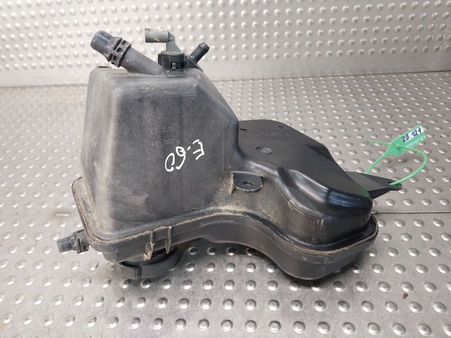 water tank 7800293 7800292 BMW E60 E61 E65 E66 E67 X3 E83