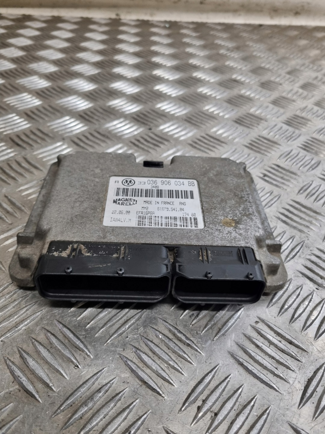 bedienteil des motors GOLF IV 1.6B 036 906 034 BB