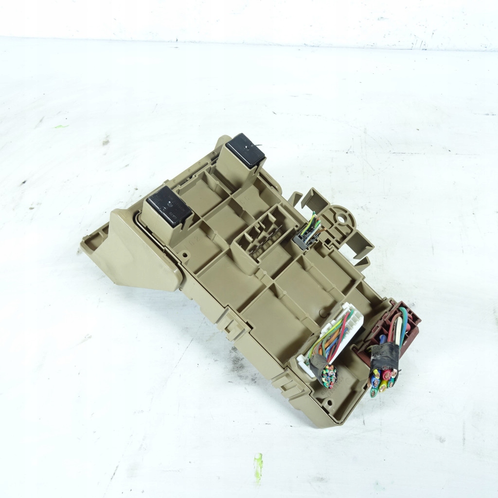 SUBARU LEGACY IV Module fusibles 82201AG041