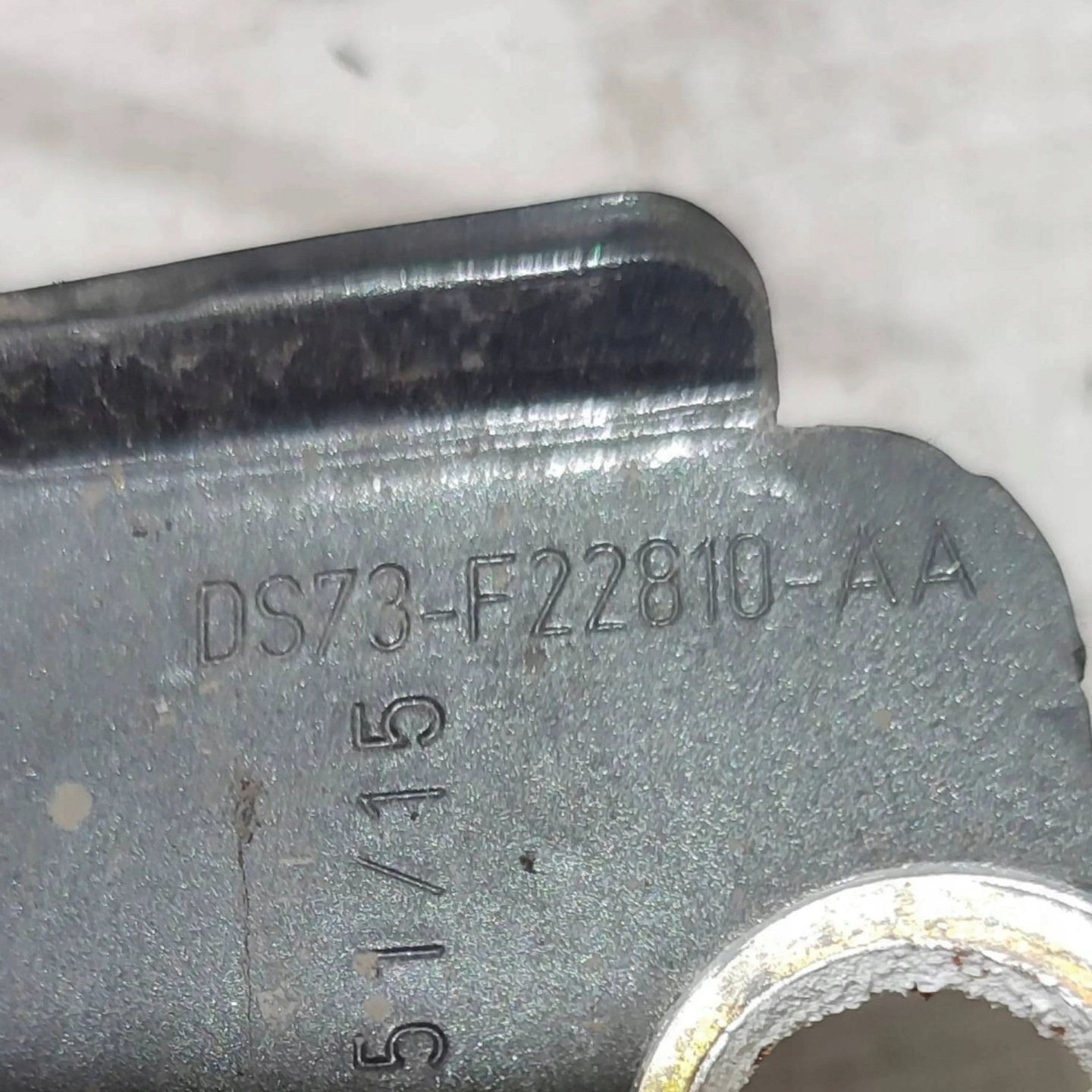 Ford Mondeo MK5 16r 2.0TDCi front side right hinges