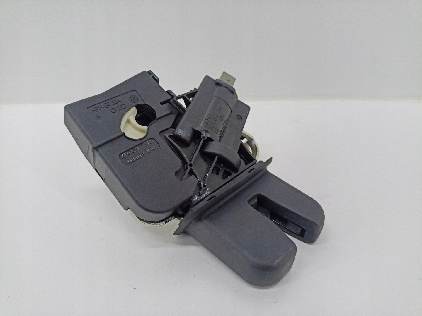 lock bonnet boot Audi A4 B8 facelift 2012 4F5827505D