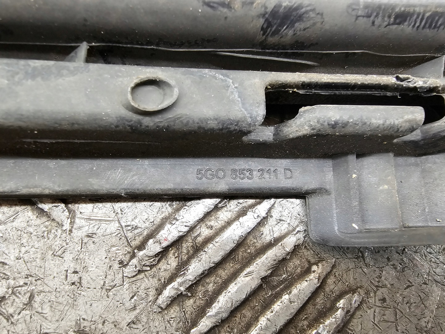 GOLF VII grid grille of a bumper left right front front 5G0853211D