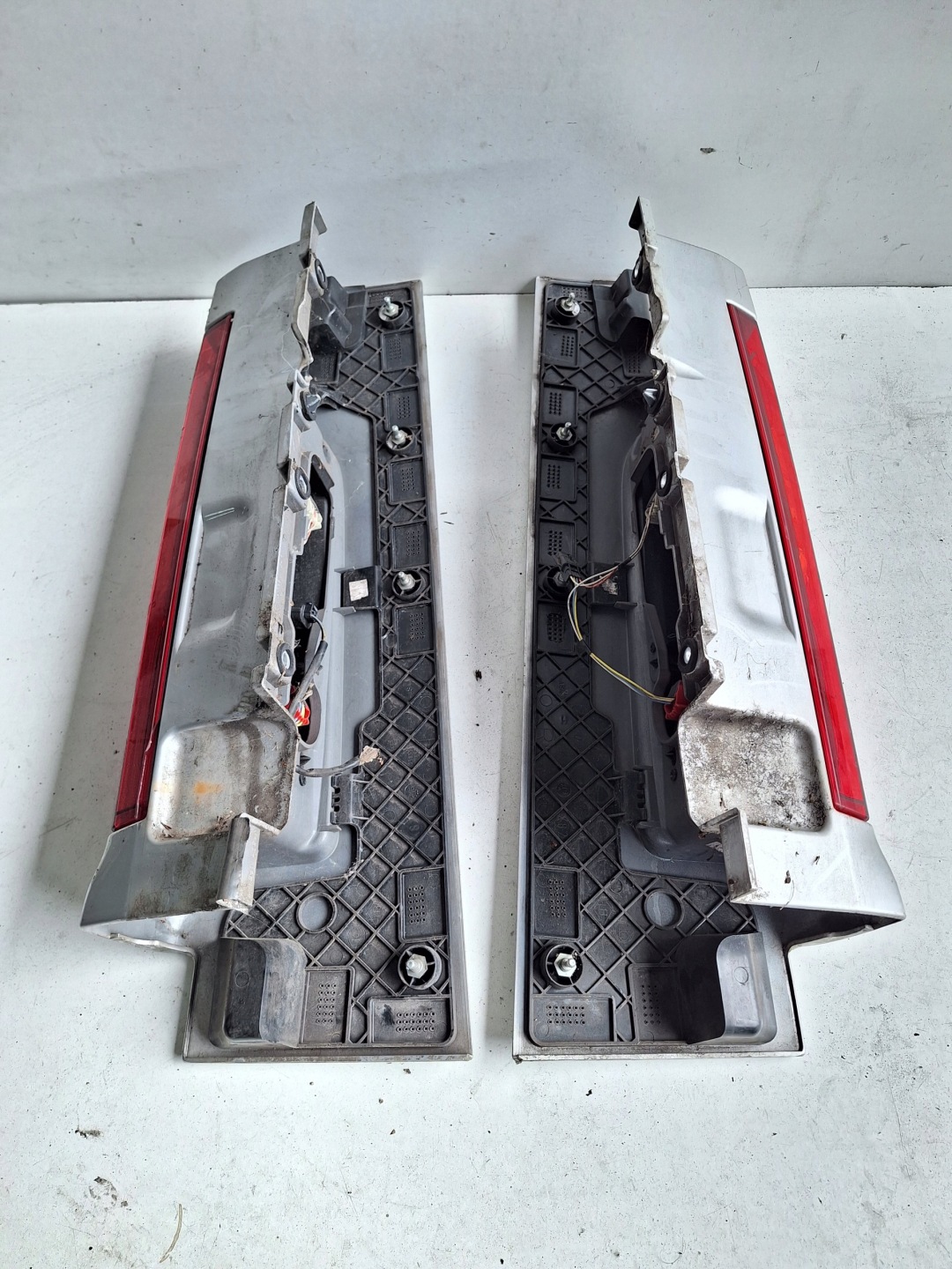 OPEL VIVARO B RENAULT TRAFIC III 14-19 light rear part left