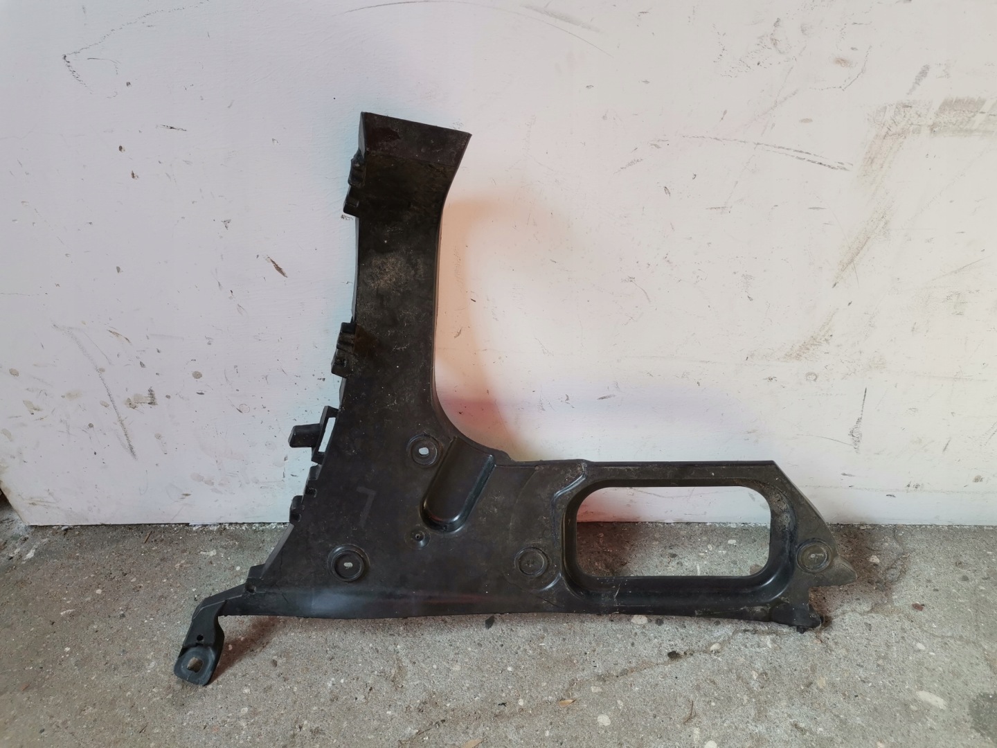 bumper bracket left rear part AUDI Q7 4L0807453A