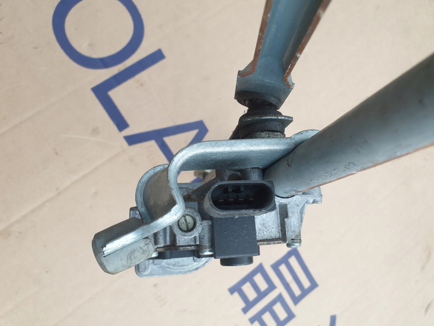 wiper mechanism mini motor front BMW 1 E87 OE EUROPA 7193036