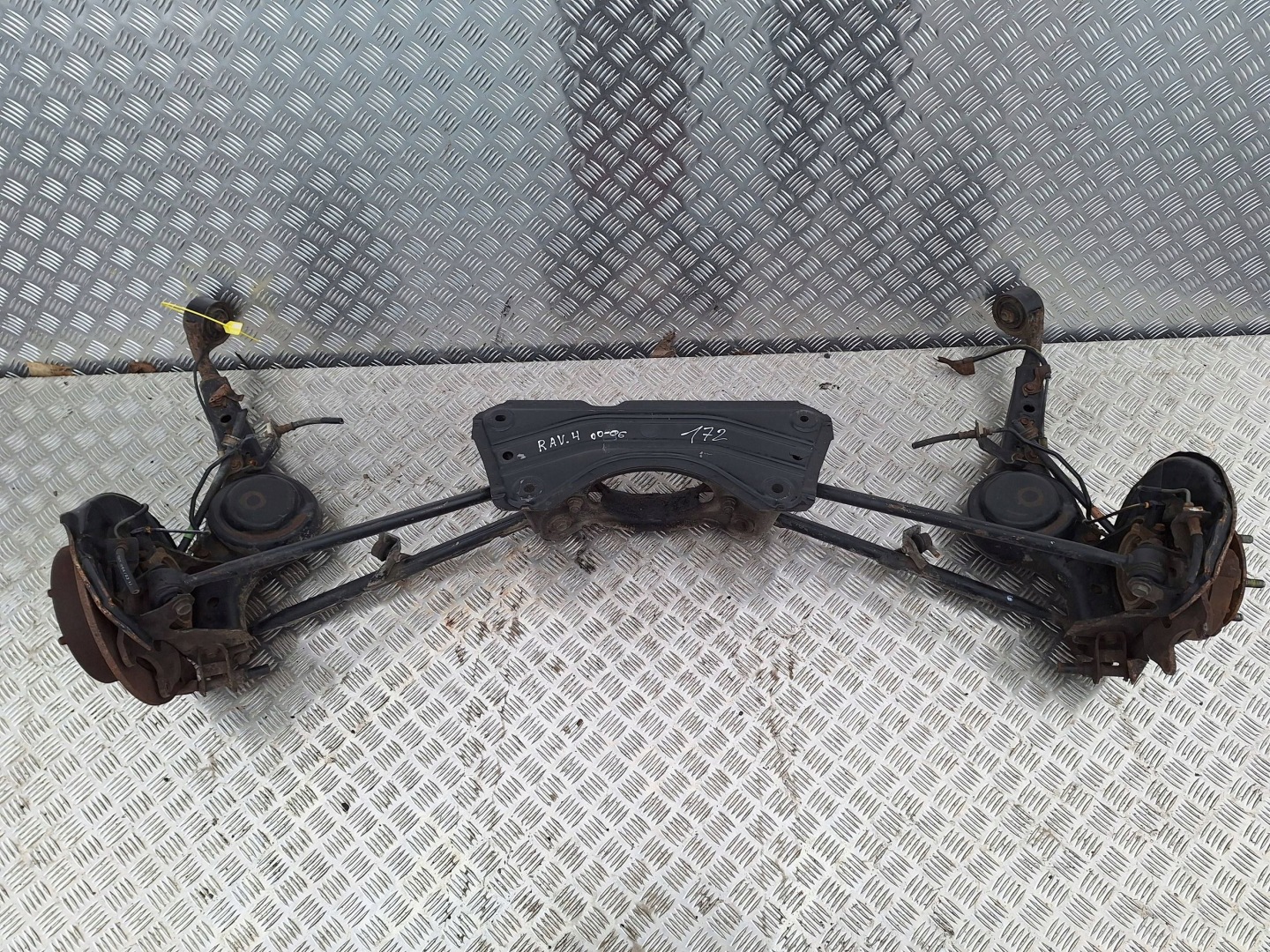 Achsträger heck Querlenker Achsträger TOYOTA RAV4 II 01-06 4x4