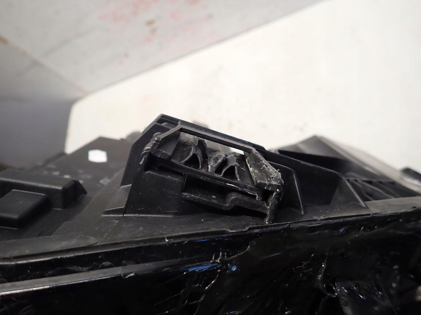 light front front right VW ID7 2023- FULL LED 14B941036B