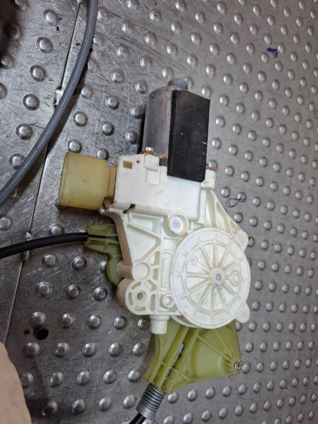 window regulator left front 7191117 BMW 3 E93 E92