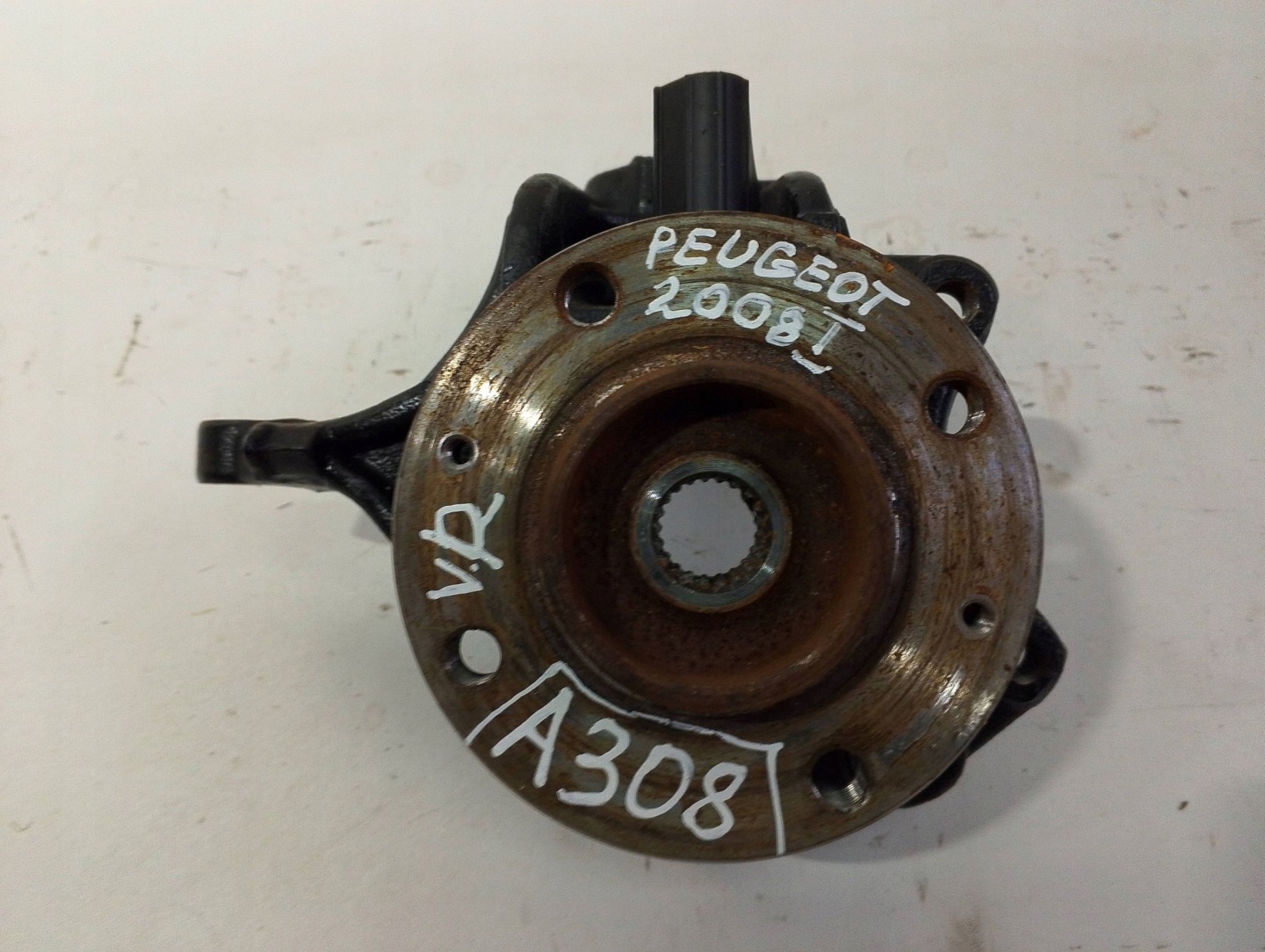 Peugeot 2008 and 1,2 VTI swing front right (A308)